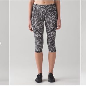 🍋 Lululemon Outrun Crop, Lace